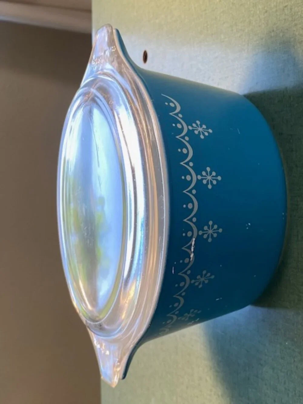 Vintage Round Pyrex Caserole with Lid
